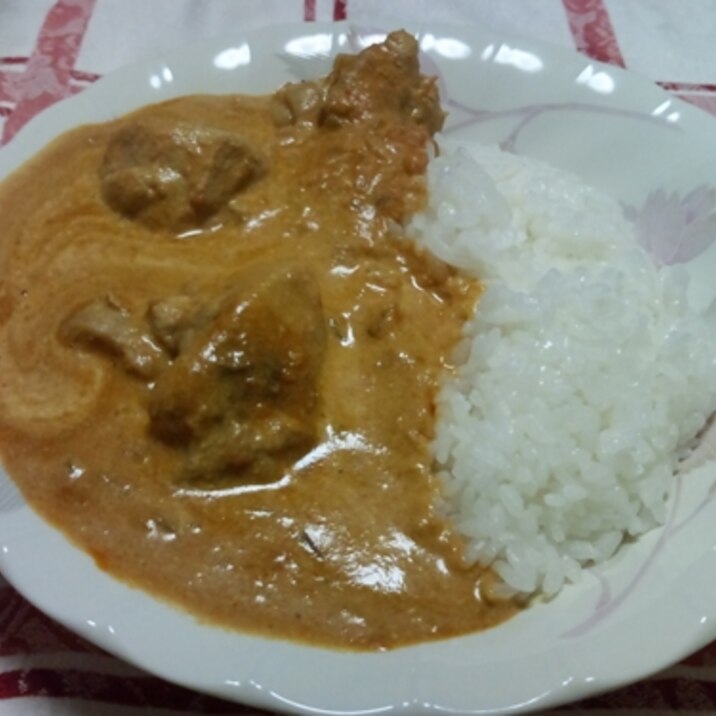 マイルドで濃厚なバターチキンカレー